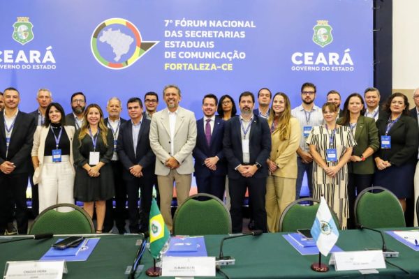 Secretários e governador